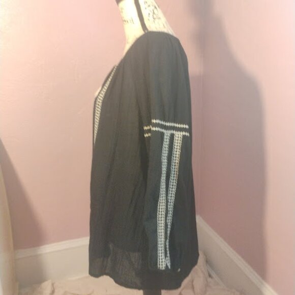 GAP Women's Black Long Sleeve Top with White Trim in size L - Picture 3 of 9